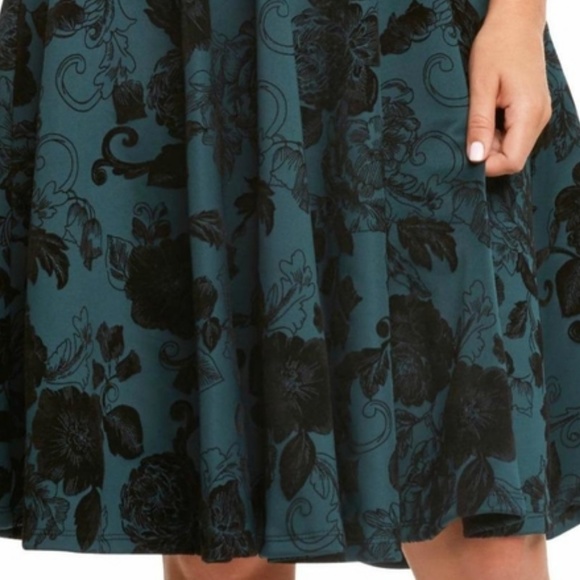 NWT Retro Style Green Fit & Flare Swing Dress - Picture 2 of 8